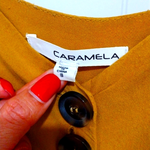 Yellow Oversized Rumper with pockets Size Small - Picture 4 of 6